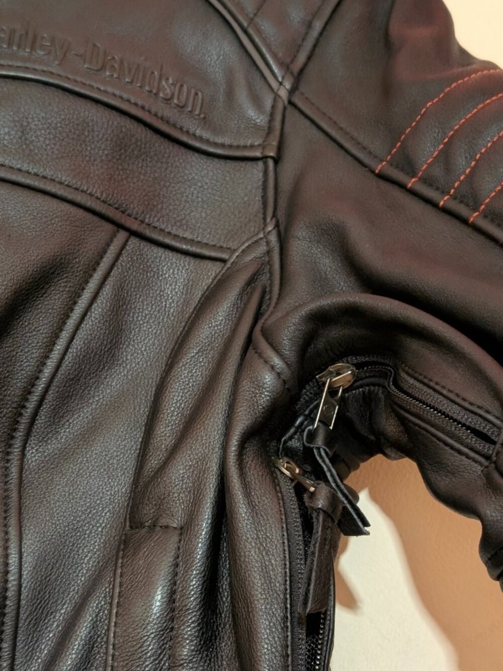 Harley-Davidson Women's Leather Riding Jacket - Size L (98004-22VW) - Picture 7 of 15